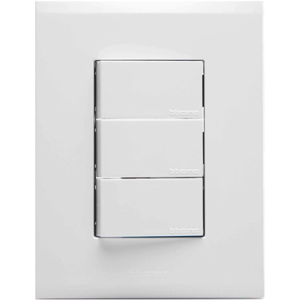 Placa Switch Triple 15A Nobile Blanco Bticino