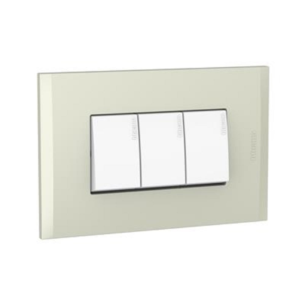 Placa Switch Triple 15A Nobile Champagne Bticino